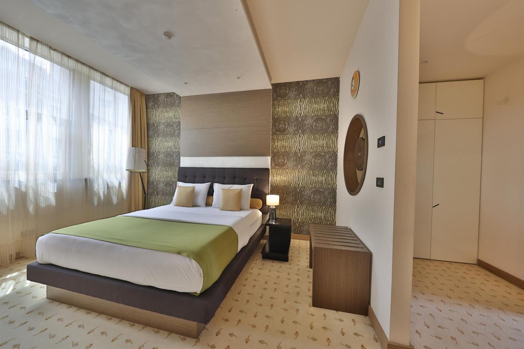 Atera Business Suites Belgrade Room photo